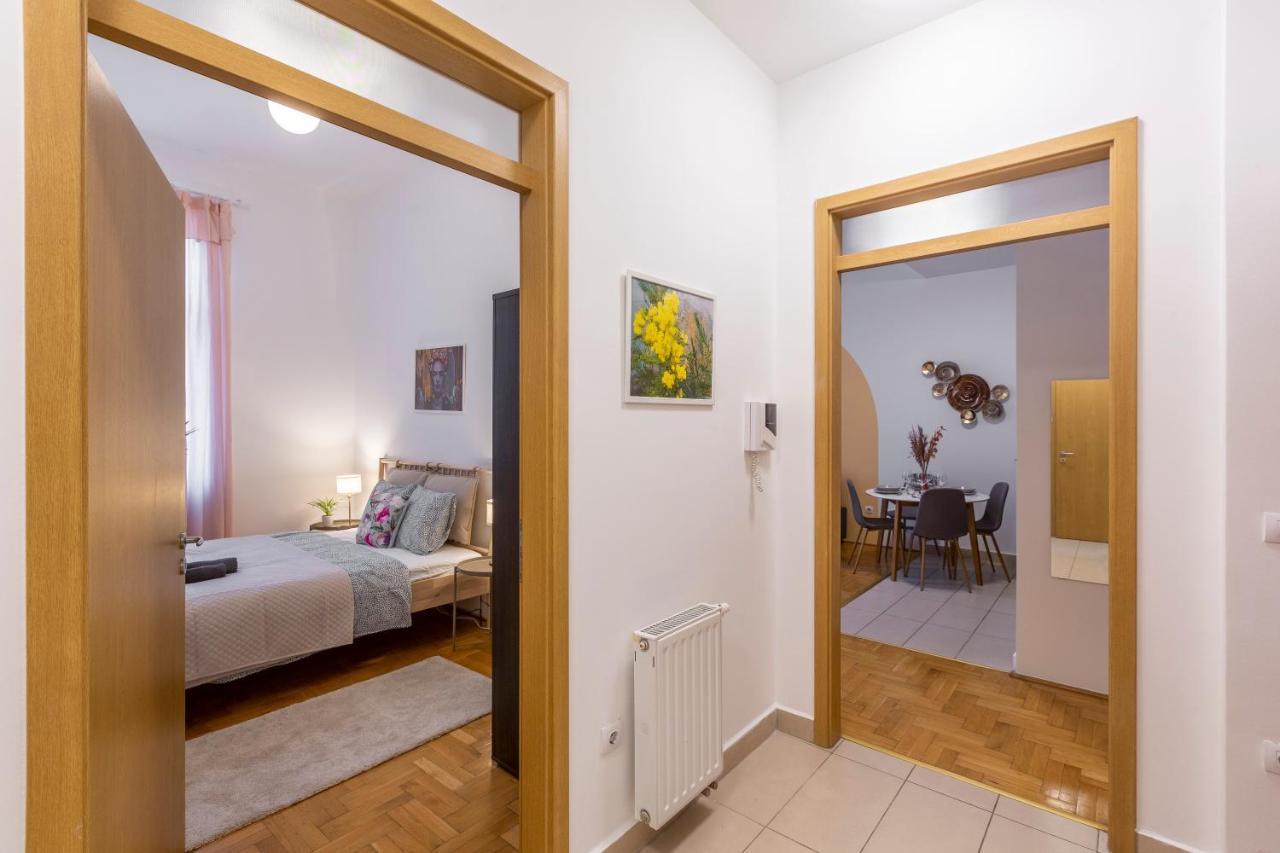 Cozy Home By Bella In The Heart Of Budapest Bagian luar foto