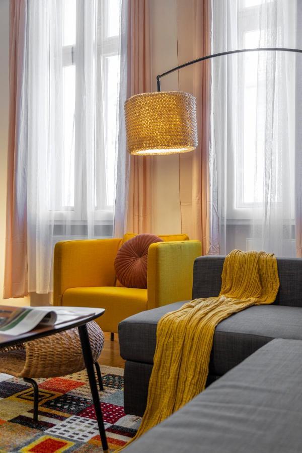 Cozy Home By Bella In The Heart Of Budapest Bagian luar foto